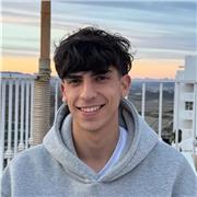 Profesor particular, estudiante de arquitectura en Madrid y con conocimientos en áreas como dibujo técnico, matemáticas o física.